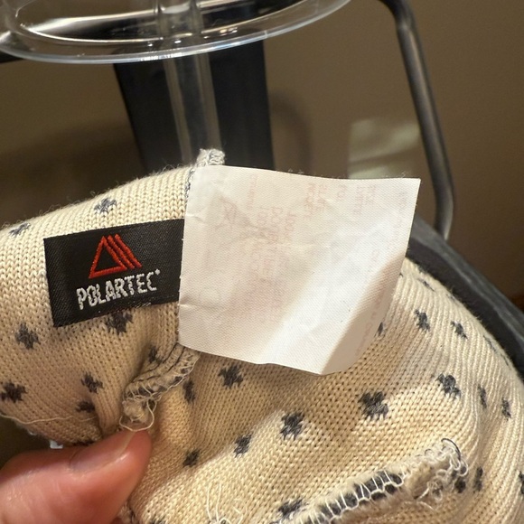 Bula Women's Gray Knit Wool Beanie with Tassel - Picture 4 of 5